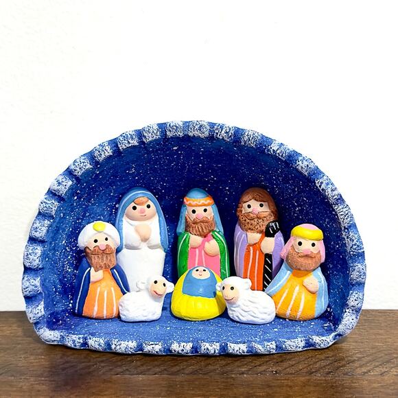NWT: Raymisa - Nativity Scene, Handmade, Seasonal Christmas Decoration - Picture 1 of 6